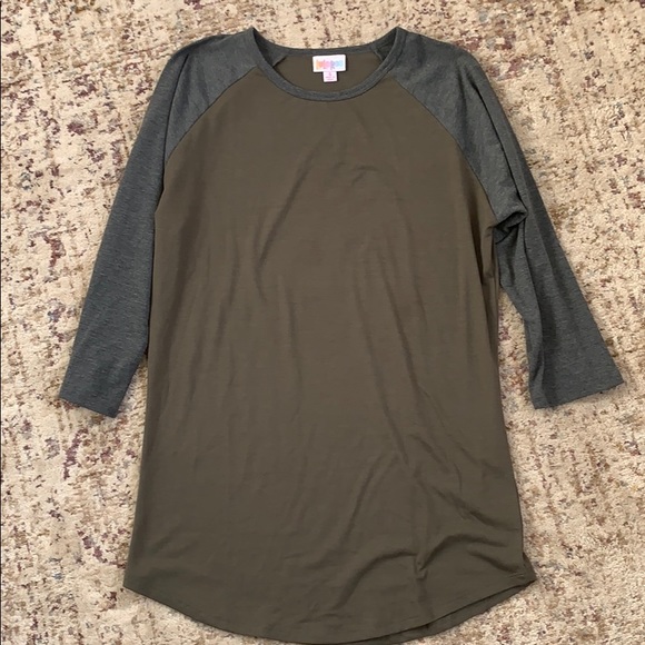LuLaRoe Tops - LulaRoe Randy NWOT